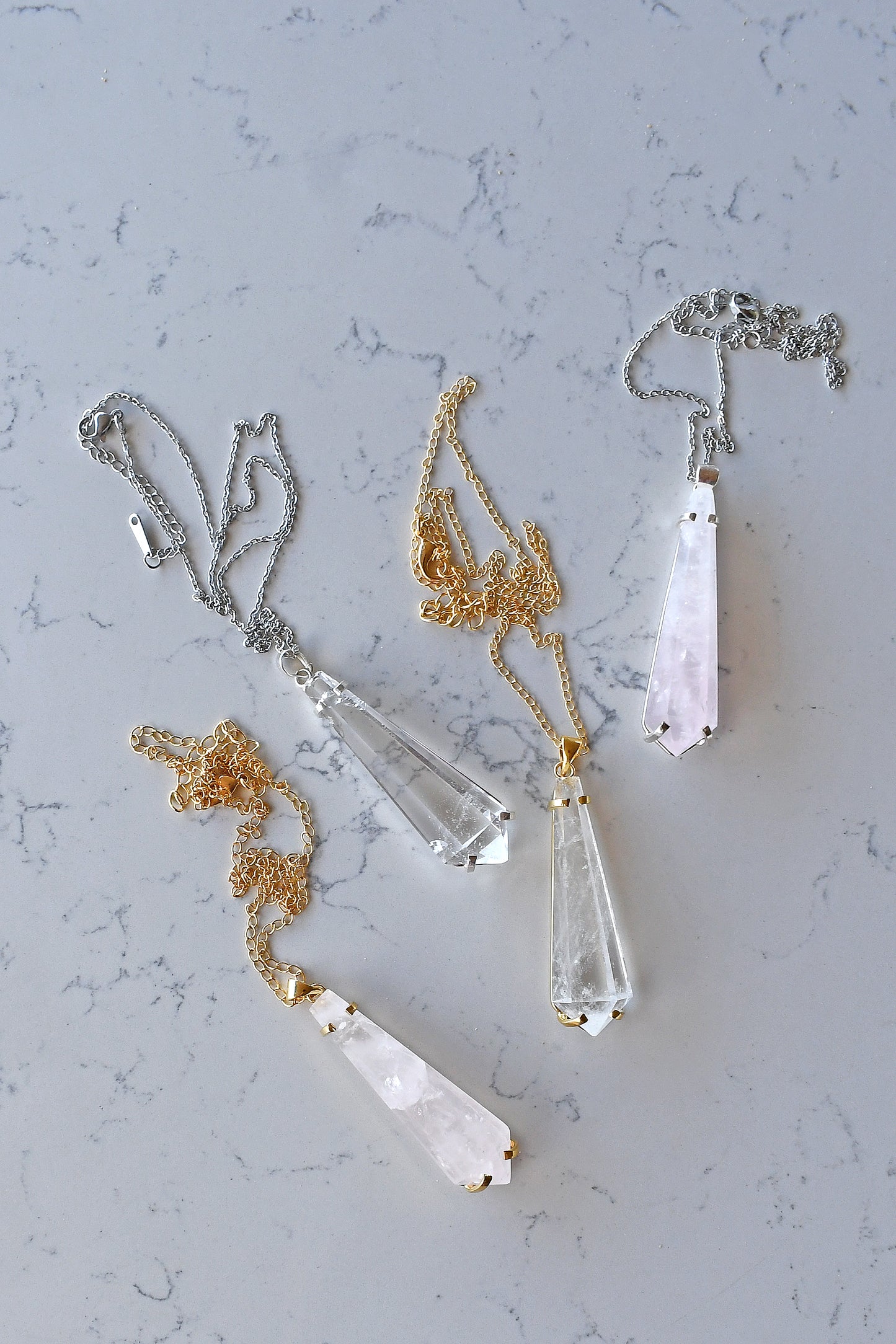 Colgante de Cuarzo Rosa Prisma Largo