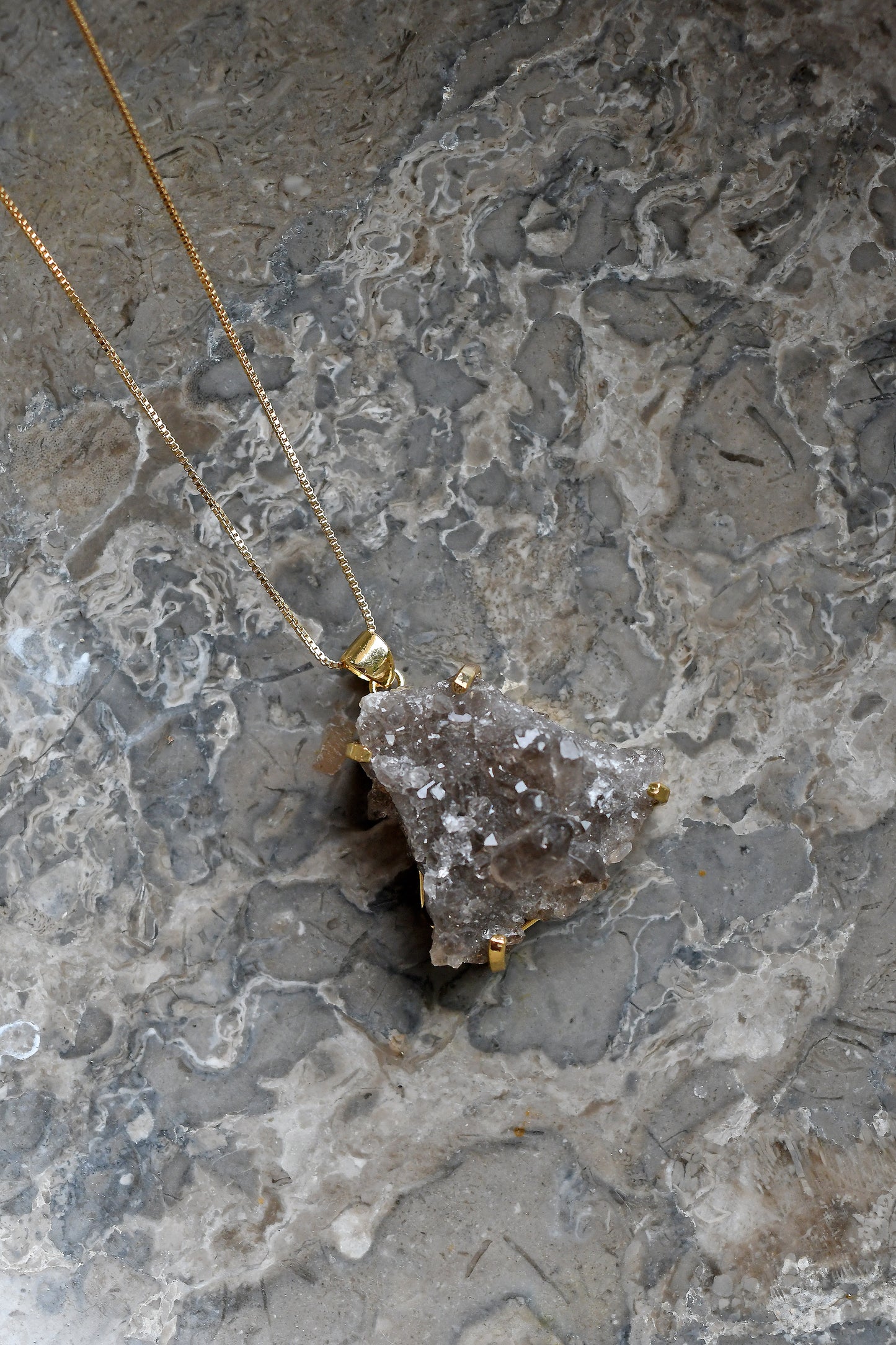 Colgante Cuarzo Ahumado Cluster - Oro