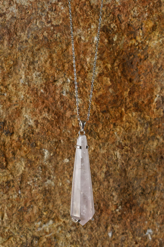 Colgante de Cuarzo Rosa Prisma Largo